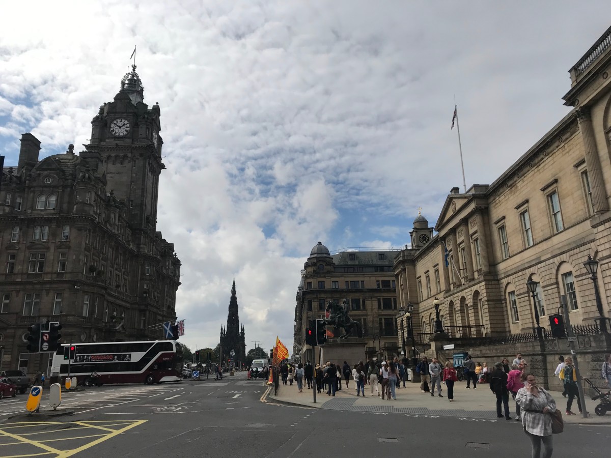 Edinburgh: Rocks, Cobbles, and Stones