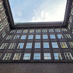 Travel Guide: Hamburg