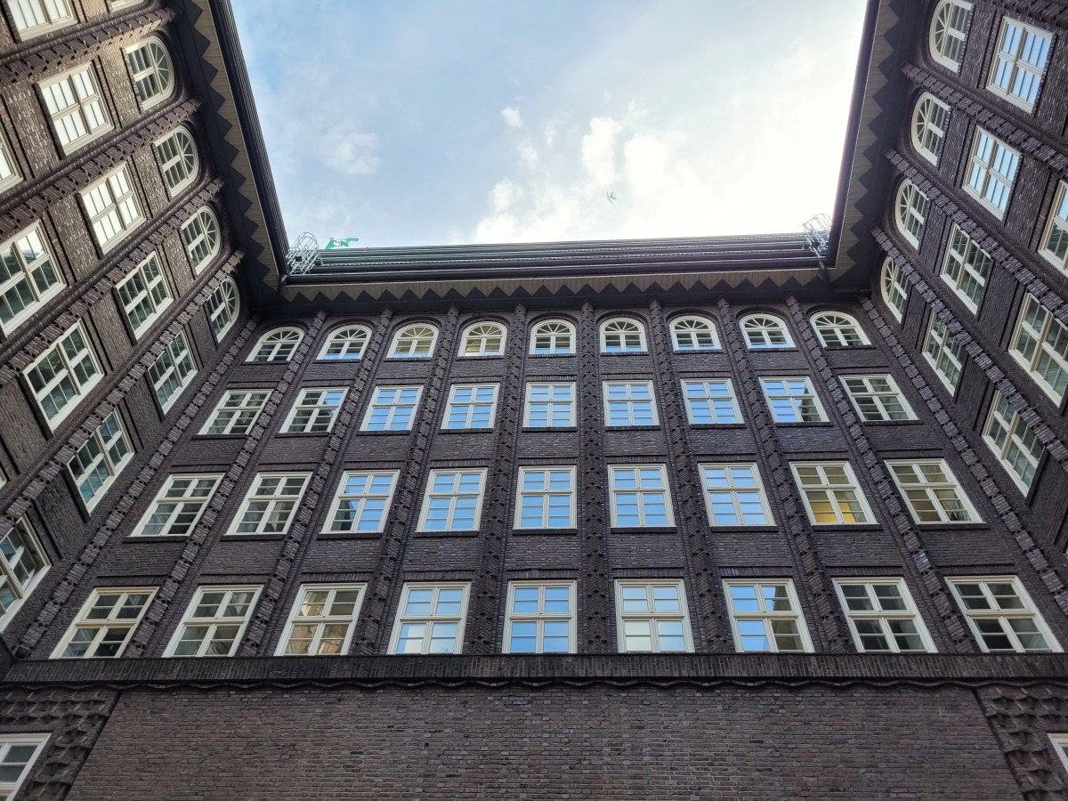 Travel Guide: Hamburg